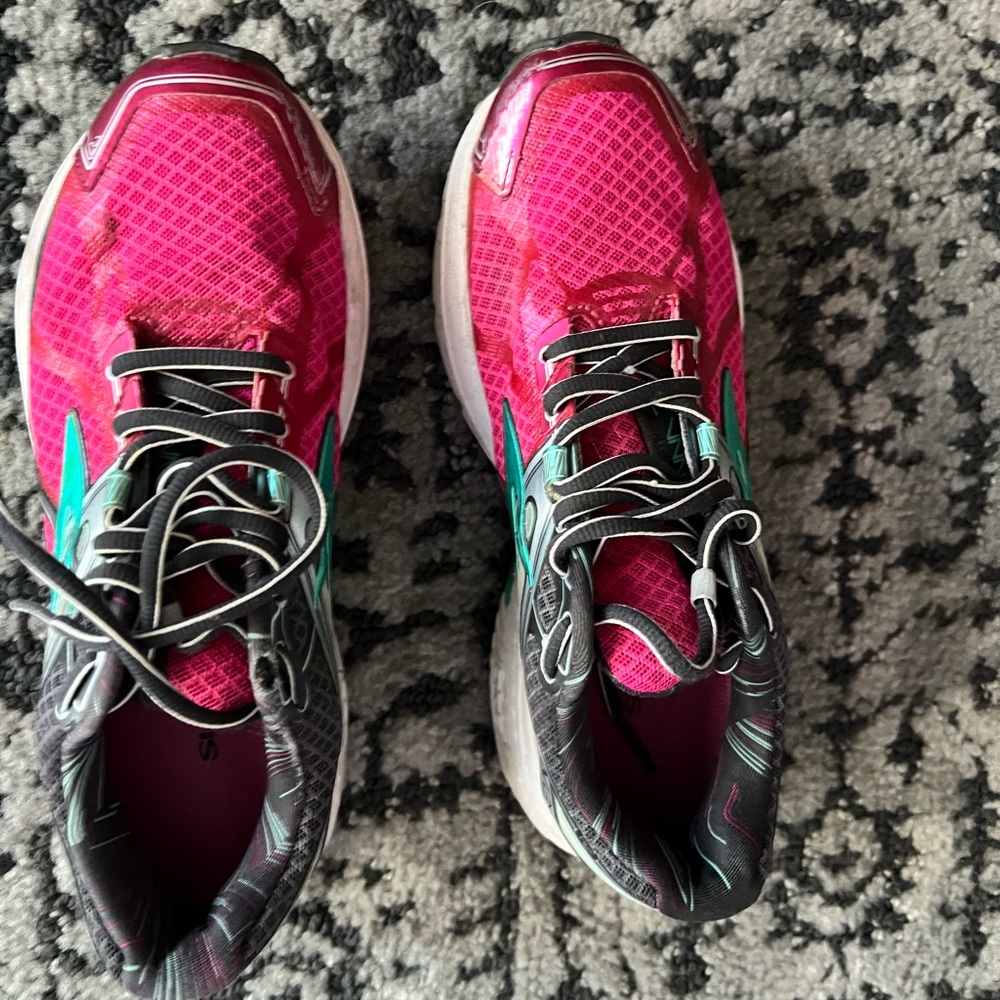 Brooks Ravenna 7 size 7.